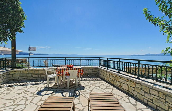 Dina Beach Front Apartment - Foto 2