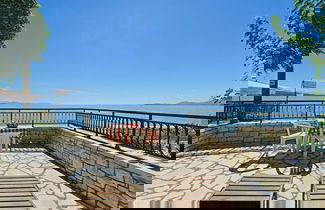 Foto 2 - Dina Beach Front Apartment