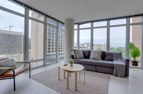 Photo 10 - Fantastic 2BR Condo at Crystal City