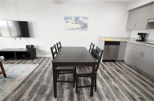 Photo 20 - Luxurious 2 Bedroom Townhouse in South Winnipeg