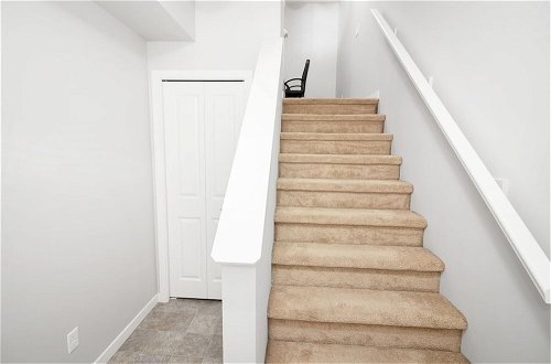 Photo 22 - Luxurious 2 Bedroom Townhouse in South Winnipeg