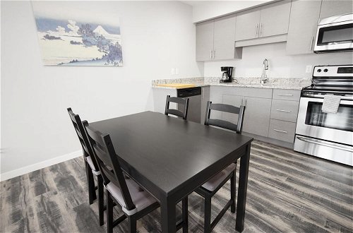 Photo 21 - Luxurious 2 Bedroom Townhouse in South Winnipeg