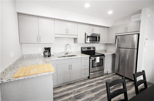 Photo 24 - Luxurious 2 Bedroom Townhouse in South Winnipeg