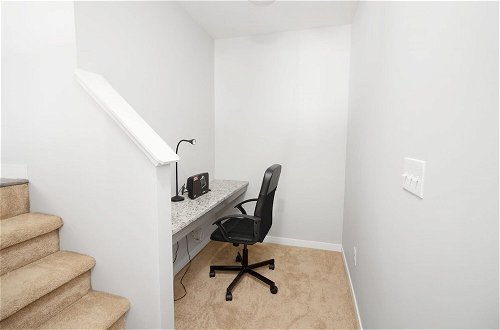 Photo 17 - Luxurious 2 Bedroom Townhouse in South Winnipeg