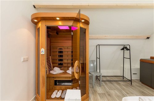 Foto 15 - Holiday Home With Infrared Sauna