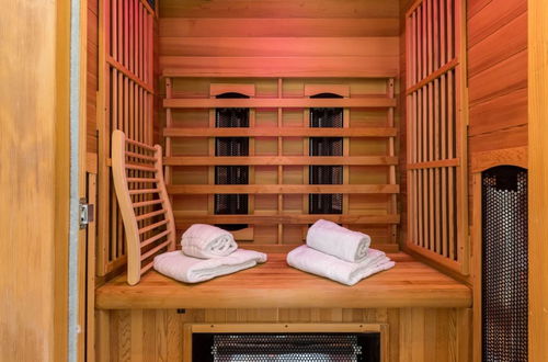 Foto 18 - Holiday Home With Infrared Sauna