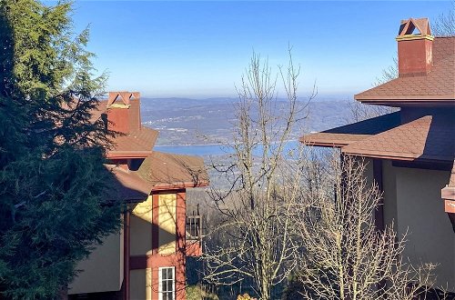 Foto 6 - Sleek Villa With Backyard and Sapanca Lake View