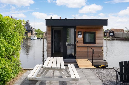 Photo 29 - Brand new Boathouse on the Water in Stavoren