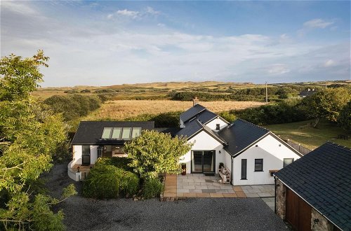 Photo 1 - Lower Mill - 3 Bedroom Holiday Home - Llangennith