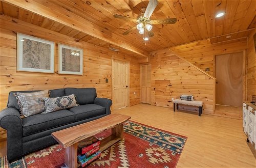 Foto 33 - Hillside Retreat Cabin Inside Coosawattee Resort