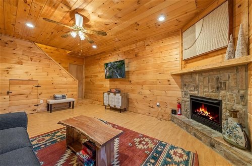Foto 32 - Hillside Retreat Cabin Inside Coosawattee Resort
