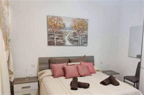 Photo 1 - Beautiful 2 Bed Apartment in Għajnsielem