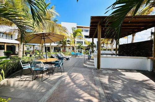 Photo 10 - Palmilla Apartments