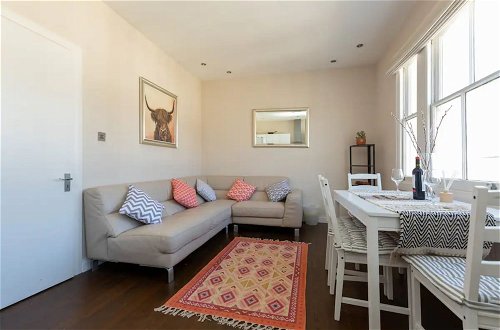 Photo 14 - Spacious and Bright 2 Bedroom Flat in Maida Vale