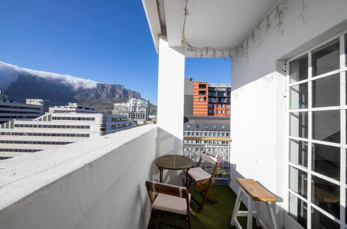 Photo 18 - Chic and Homey 2 Bedroom Loft in Cape Town