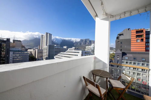 Photo 19 - Chic and Homey 2 Bedroom Loft in Cape Town