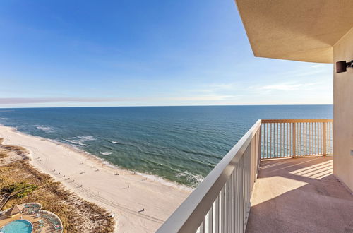 Photo 38 - Gulf Front Master Bedroom! 2 Pools & Hot Tubs! Sleeps 8