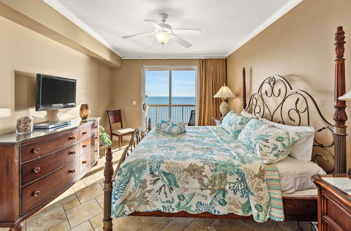 Photo 7 - Gulf Front Master Bedroom! 2 Pools & Hot Tubs! Sleeps 8