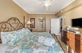 Photo 2 - Gulf Front Master Bedroom! 2 Pools & Hot Tubs! Sleeps 8