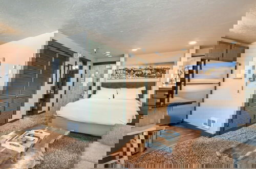 Foto 5 - Ski Slope Steps From Unit, Quick Walk to Main St
