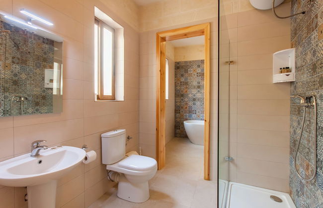 Naduri, Beautiful Gozitan Villa + Pool - Photo 20