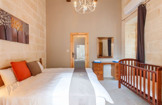 Naduri, Beautiful Gozitan Villa + Pool - Photo 14