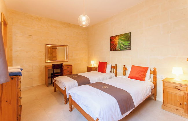 Naduri, Beautiful Gozitan Villa + Pool - Photo 3