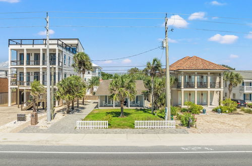 Foto 44 - Cute Beach Cottage Steps to the Beach! Panama City Beach, FL