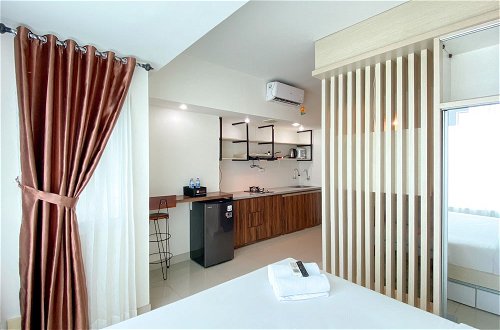 Foto 24 - Minimalist And Strategic Studio Apartment At Grand Kamala Lagoon
