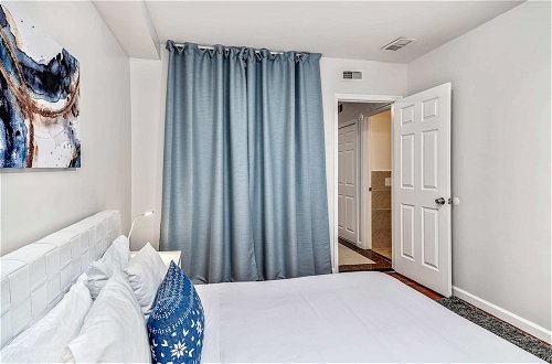 Photo 1 - New and Cozy 1BD Apt in the Heart of Philly