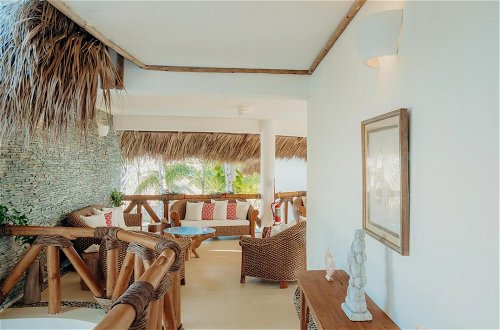 Foto 41 - Unique Luxury Villa With Full Staff and Ocean View