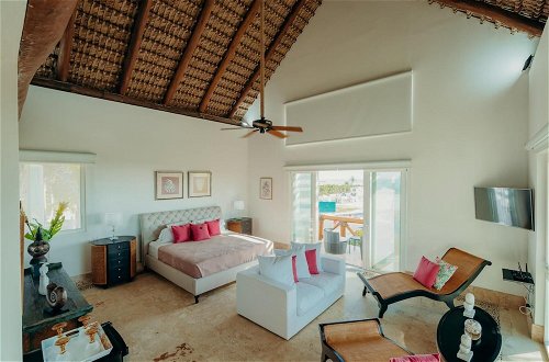 Photo 28 - Unique Luxury Villa With Full Staff and Ocean View