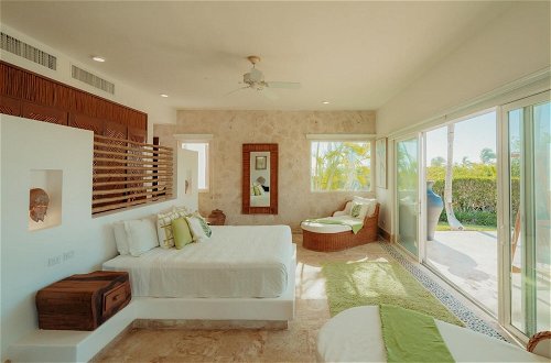 Foto 43 - Unique Luxury Villa With Full Staff and Ocean View