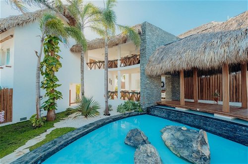 Photo 10 - Unique Luxury Villa With Full Staff and Ocean View