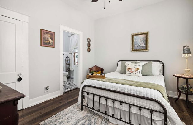 Patty's Place - Photo 5