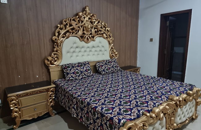 Impeccable 4-bed Villa in Gujrat - Photo 6