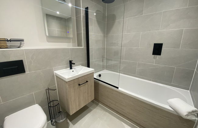 Aurora - Brand New Luxury 2 bed 2 Bath Apartment! - Foto 10