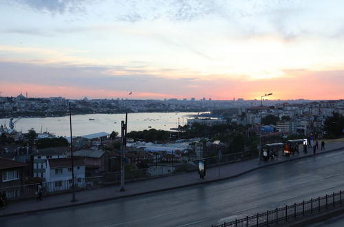 Foto 1 - Central Flat w Sea View and Near Galata Tower