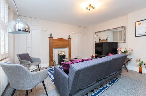 Foto 17 - Spacious 1 Bedroom Garden Flat Near King's Road