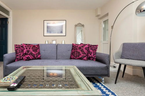 Photo 15 - Spacious 1 Bedroom Garden Flat Near King's Road