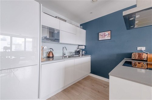 Photo 10 - Light & Spacious 1bedroom Flat With Balcony - Mile End