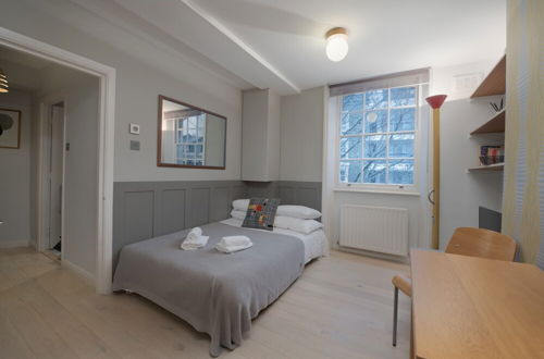 Foto 10 - Fantastic two Bedroom Apartment in Vibrant Kings Cross by Underthedoormat