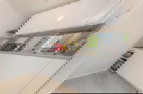 Foto 6 - Fantastic two Bedroom Apartment in Vibrant Kings Cross by Underthedoormat