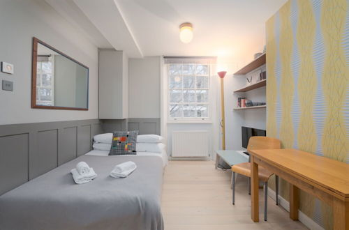 Photo 8 - Fantastic two Bedroom Apartment in Vibrant Kings Cross by Underthedoormat