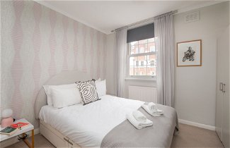 Photo 2 - Fantastic two Bedroom Apartment in Vibrant Kings Cross by Underthedoormat