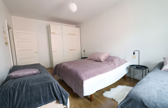 2ndhomes Cozy and Quiet 2BR Apartment - Photo 3