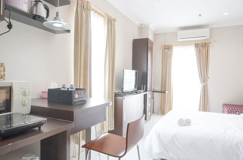 Photo 8 - Nice And Cozy Studio At Signature Park Tebet Apartment