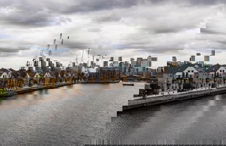 Photo 1 - Panoramic Docklands Home With Waterfront Views by Underthedoormat