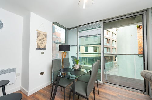 Foto 12 - Beautiful 2-bed Apartment in Liverpool City Centre