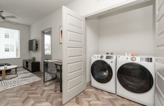 Yugo Guest Suites - Foto 9